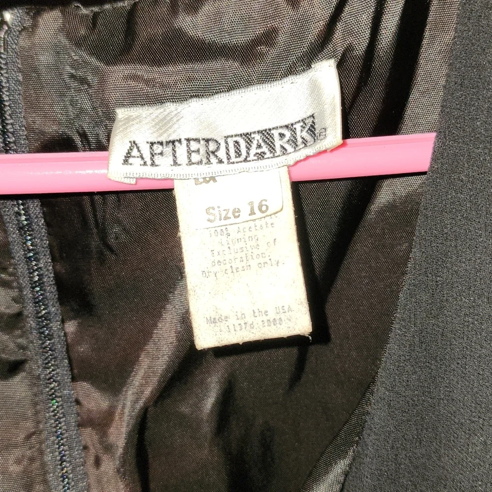 AFTERDARK WOMEN'S LONG LENGHT DRESS ( SIZE 16 ). - Picture 4 of 8